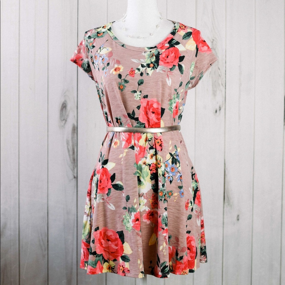 Shaina- pink floral short sleeve dress - Picture 3 of 9